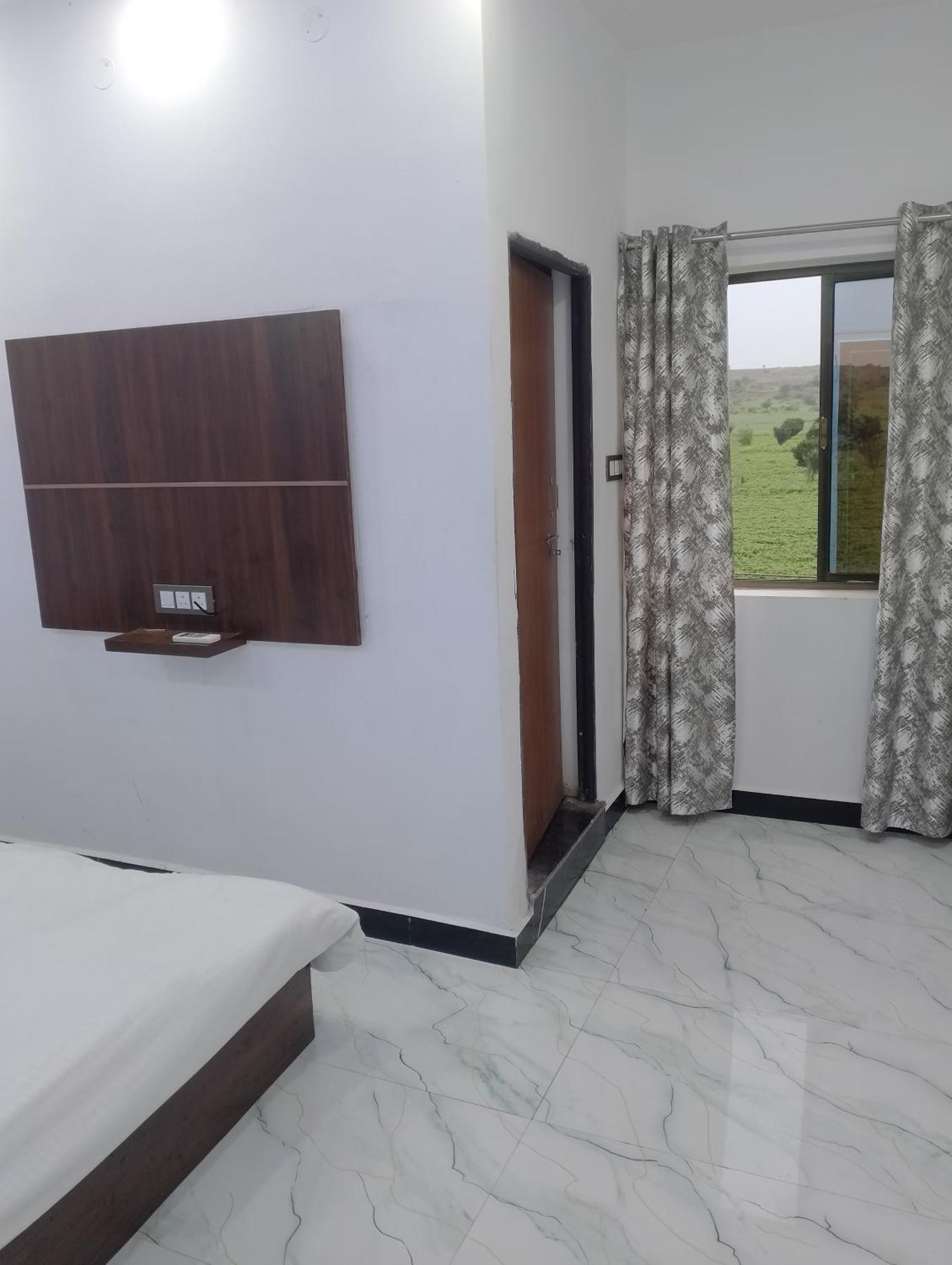 Hotel Moonlight & Restaurant Sehore Bagian luar foto