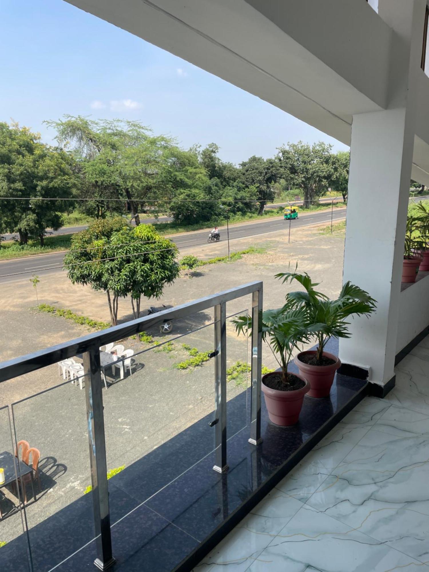 Hotel Moonlight & Restaurant Sehore Bagian luar foto